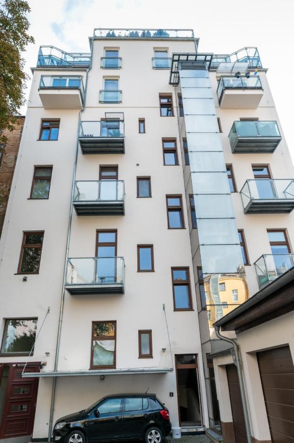 Designed Apartment Next To Vaclav Square With Terrace And Private Garage ปราก ภายนอก รูปภาพ