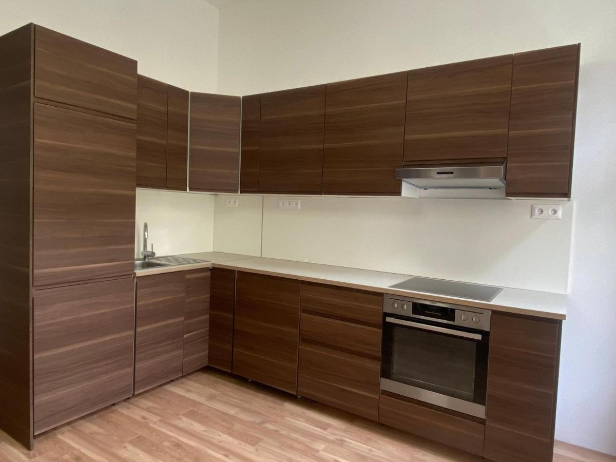 Designed Apartment Next To Vaclav Square With Terrace And Private Garage ปราก ภายนอก รูปภาพ